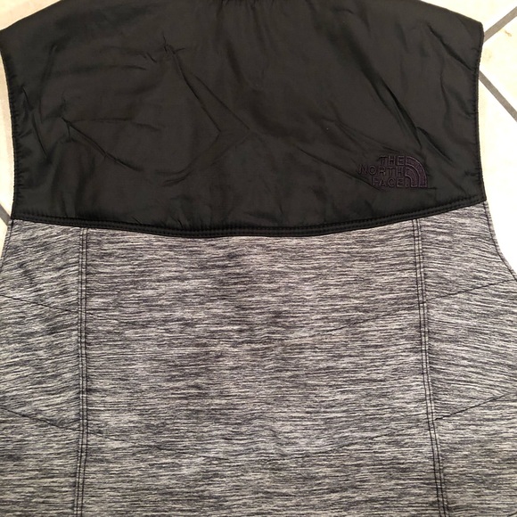 Girls North Face Pseudio Dark Gray Vest NWT $80 - Picture 7 of 7